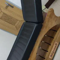 تخت ماساژ چوبی شیک و کاملاً سالم