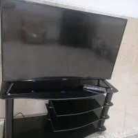 تلویزیون 43 اینچ BLEST و میز تلویزیون|تلویزیون و پروژکتور|میمه, |دیوار