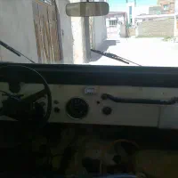 جیپ با موتور شش سیلندر