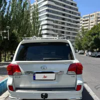 لندکروز بسیار تمیز 2012
