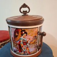 یخدان عتیقه. نوستالژی. کاملا‌ نو|کلکسیون اشیاء عتیقه|پرند, |دیوار