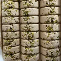فوری ب یک بازاریاب (ویزیتور) شرکت فرآورده کنجدی