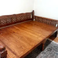 دو عدد تخت سنتی بزرگ