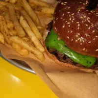 نیرو فست فود