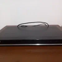 یک دستگاه دی وی دی