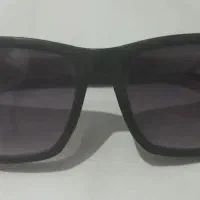 دوعینک دودی و یک عینک زردمخصوص رانندگی در شب