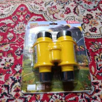 اسباب بازی دوربین و یک جفت کفش