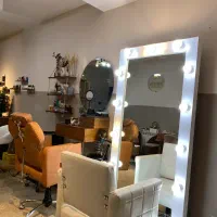 آیینه هالیوودی با لامپ درحدنو سالم