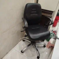 میز و صندلی اداری|میز تحریر و کامپیوتر|فردیس, نگارستان|دیوار