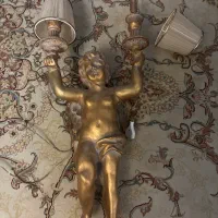 پول یه لامپش هم نیست