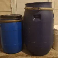 فروش بشکه و سطل در حد نو|ظروف نگهدارنده، پلاستیکی، یک‌بارمصرف|کیش, |دیوار