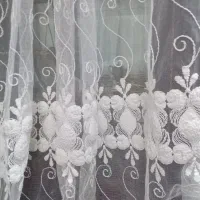 پرده توری گل برجسته بسیار تمیز و نو