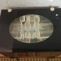 جا قاشقی ایستاده