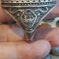 انگشتر عقیق سلیمانی مصور غول پیکر قدیمی|کلکسیون اشیاء عتیقه|اهواز, زیتون کارگری|دیوار