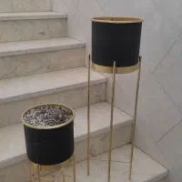 گلدون پایه دار