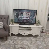 میزتی‌ وی سفیدباسه. تاجلومبلی