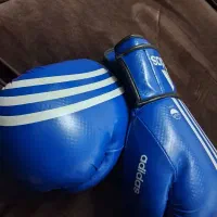 دسکش بوکس ادایداس تمیز