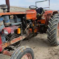 تراکتور رومانی همراه با پنج غازی