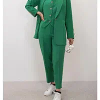 دوخت انواع لباس اداری ،مجلسی،محلی،فرم مدرسه