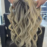 استخدام رنگکار وارد به کوپ در سالن پر مشتری خ دولت|استخدام درمانی، زیبایی، بهداشتی|تهران, قلهک|دیوار