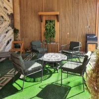 کمک آشپز خانم و منقلدار آقا