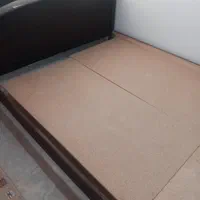 تخت دونفره کاملا سالم رنگ قهوه ای|تخت و سرویس خواب|کرج, باغستان|دیوار