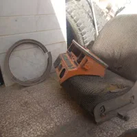 یک عدد صندلی خاور سالم.وتعدادی بچه رینگ وتیوپ