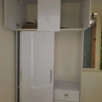 کمد لباس جادار و عمیق و نو بادرب ریلی با نصف قیمت|جاکفشی، کمد، دراور|تهران, سردارجنگل|دیوار