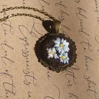 گردنبند گلدوزی|صنایع دستی و سایر لوازم تزئینی|رشت, جانبازان|دیوار