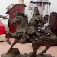 مجسمه چنگیزخان قدمت دار|کلکسیون اشیاء عتیقه|اراک, |دیوار