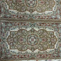 قالیچه پشتی ۱۲ عددی سالم و نو و میز تلوزیون