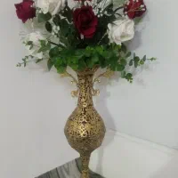 گلدان و10شاخه گل رز خارجی