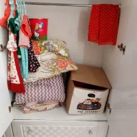 کمد ویترین و چوب لباسی تخت کودک ب همراه تشک|تخت و سرویس خواب|خمینیشهر, |دیوار