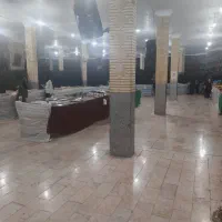 فروشنده خانم برای نمایشگاه کتاب