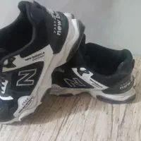 یه جفت کفش نیوبلانس نو