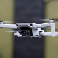 هلی شات پهپاد مویک مینی 2  Mavic mini 2|دوربین عکاسی و فیلم‌برداری|اصفهان, زهران|دیوار