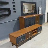 کنسول تک چوبی کنار سالنی