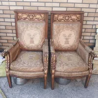 صندلی کتیبه ای