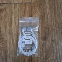 هندزفری و موبایل