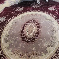 دو عدد فرش و یک تخت خواب