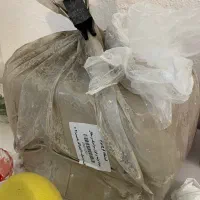 گل کار با دست سفید/سفالگری و سرامیک