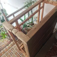 کرسی چوبی و گلیم و جاجیم