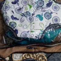 آغوشی نو داخل کاور