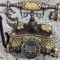 تلفن رومیزی سلطنتی
