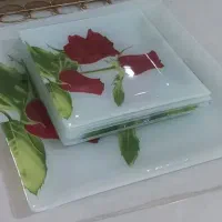 ۶ عدد بشقاب  همراه با ظرف جای میوه
