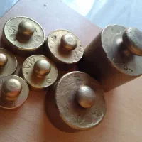 مجموعه سنگ ترازو قدیمی مهردار کلکسیونی نود ساله