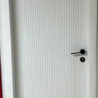 درب اتاق بدون چهارچوب