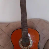 گیتار کاملا نو واستفاده نشده