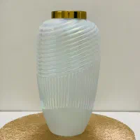 گلدان شیشه ای