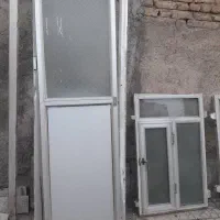 یک عدد درب آلومینیوم دو عدد پنجره الومینیوم